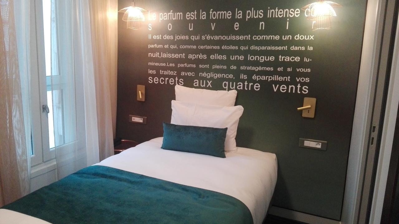 Hotel Mercure Paris Suresnes Longchamp Esterno foto
