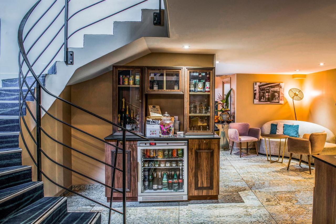 Hotel Mercure Paris Suresnes Longchamp Esterno foto