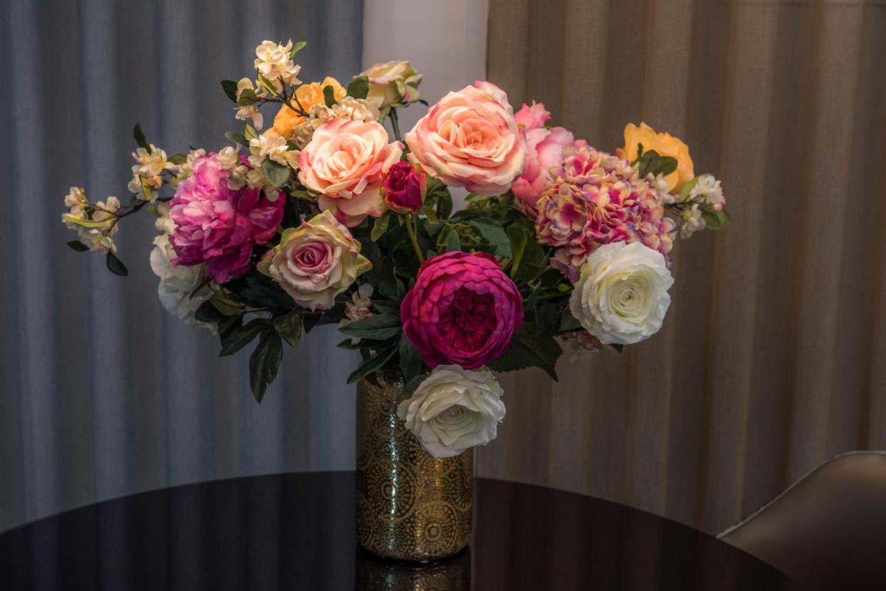 Hotel Mercure Paris Suresnes Longchamp Esterno foto
